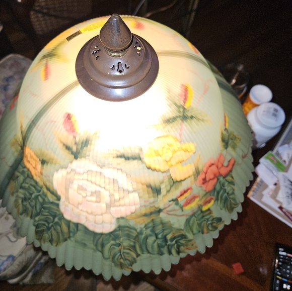 Glynda Turley? Reversed Hand-Painted Flowers Parlor Table Lamp - Picture 4 of 7